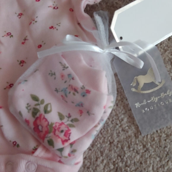 Baby bodysuit with mitts - Picture 2 of 3